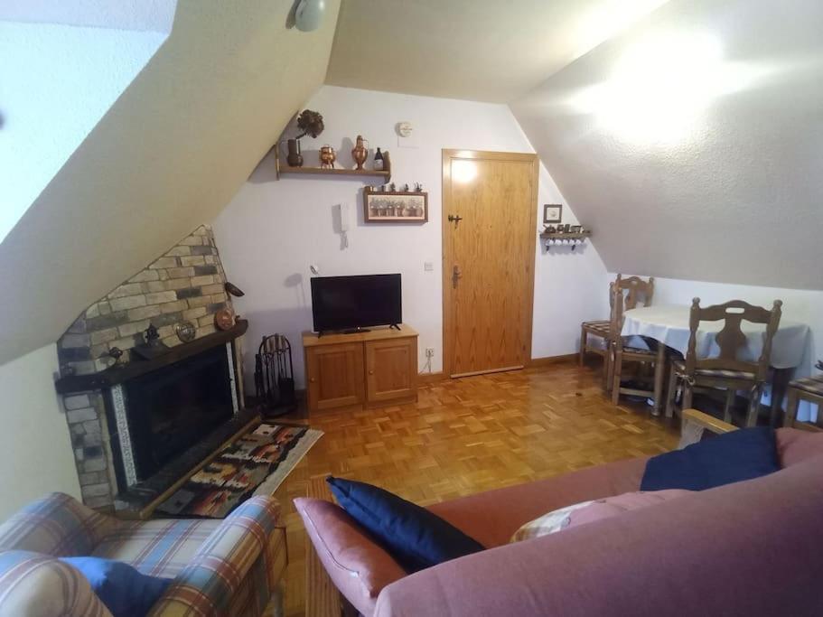 Apartament Atico En Pleno Pirineo El Pueyo de Jaca Zewnętrze zdjęcie